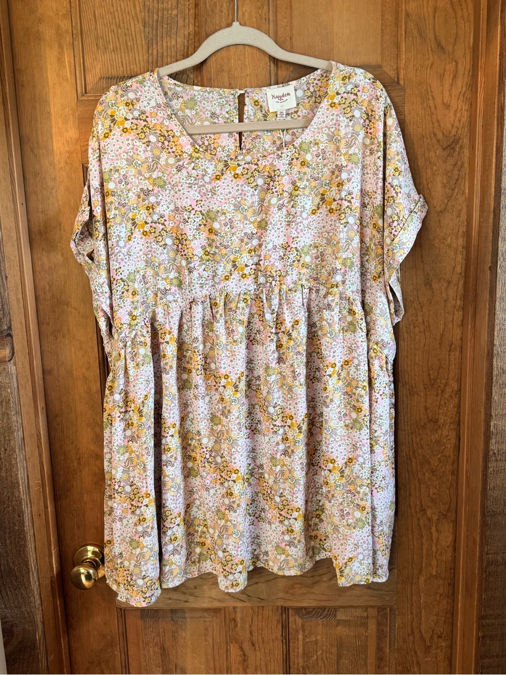 Hayden Los Angeles Ditzy Floral Babydoll
Blouse - Size 3X NWTs